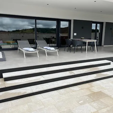 Trnovac Villa Bužim